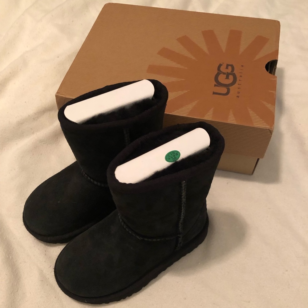 UGG Classic boot toddler size 9